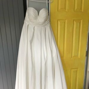 David’s Bridal Wedding Dress. Barley worn.